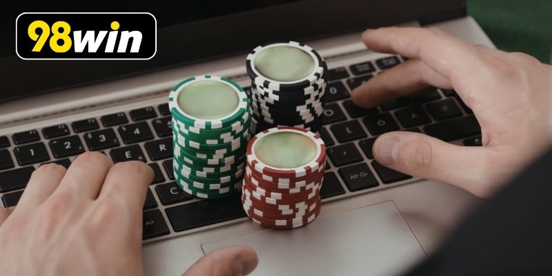 Bàn chơi Texas Holdem Heads Up với hai đối thủ